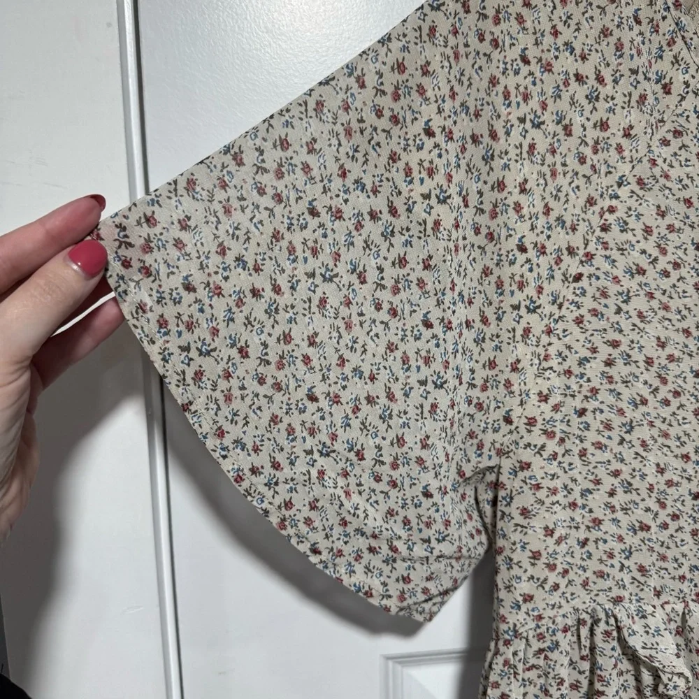 Ruffle Midi Dress in Cream Floral - Picture 4 of 12